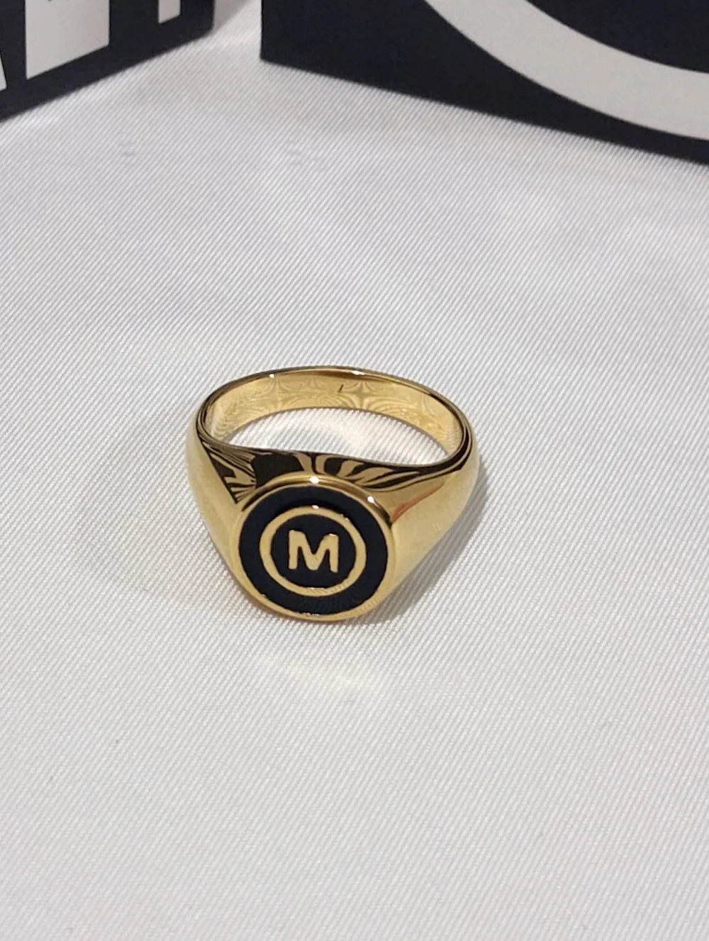 Market M Gold and Black 'M' Onyx Signet Ring Sz 10